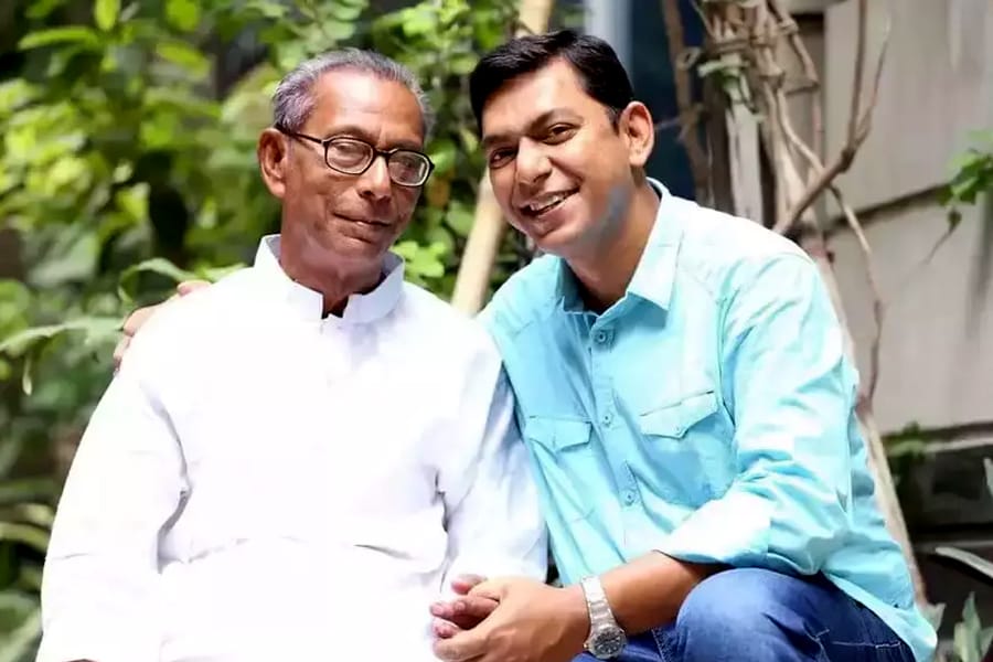 Chanchal Chanchal Chowdhury: '...চোখের নোনা জলে ভেসে যাওয়া সমুদ্র, অকূল পাথার', পিতৃদিবসে 'বাবাহীন পৃথিবী'র শোকে চঞ্চল চৌধুরী